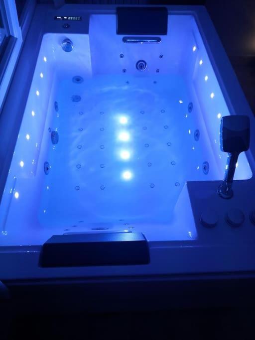 Spa Privatif Face Mer Riva Romantic & Spa Уистреам Екстериор снимка